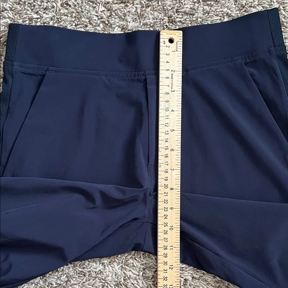Like New! Athleta Brooklyn Mid Rise Ankle Pant Wrinkle-Resistant Navy Size 2/P